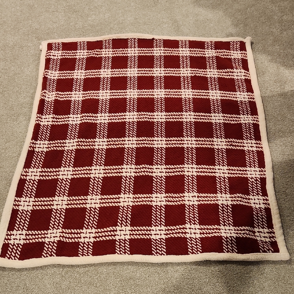 Max Studio Festive Red and Cream Plaid Throw